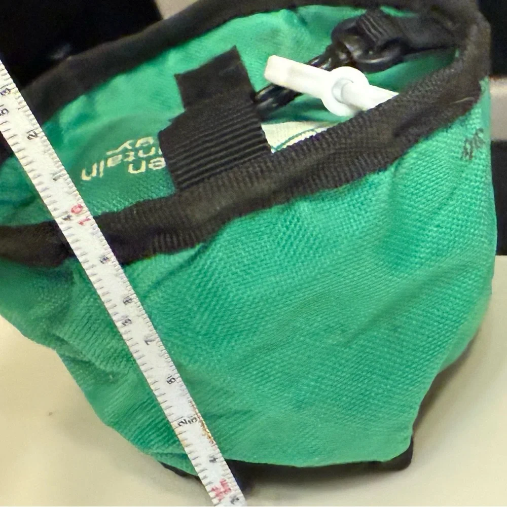 Green and Black Portable & Collapsible Dog & Cat Food with Clip